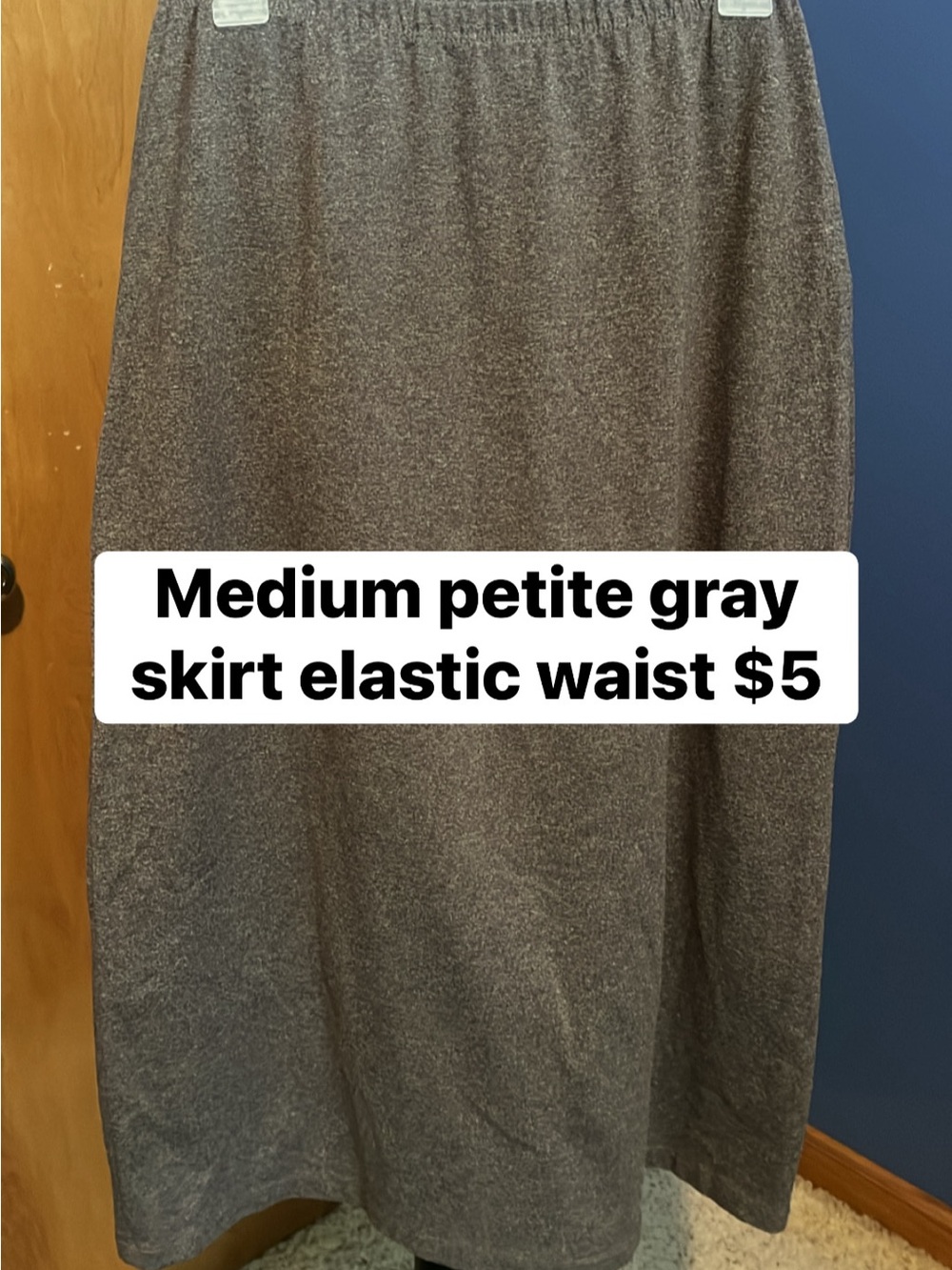 Gray Elastic-Waist Women's Skirt - Classic Everyday Style